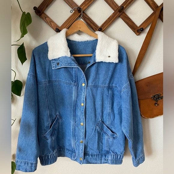 Jackets & Blazers - Demin Bomber Style Jacket Oversized Sherpa Collar LIKE NEW